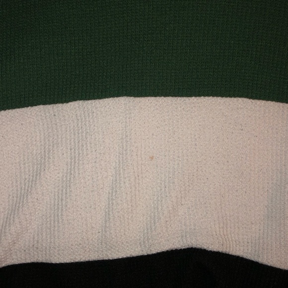 Hollister waffle cropped shirt - Picture 3 of 3